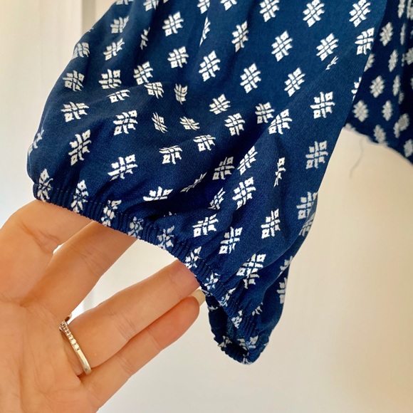 Navy Floral Pattern Work Blouse Top Size M NWT - Picture 2 of 6